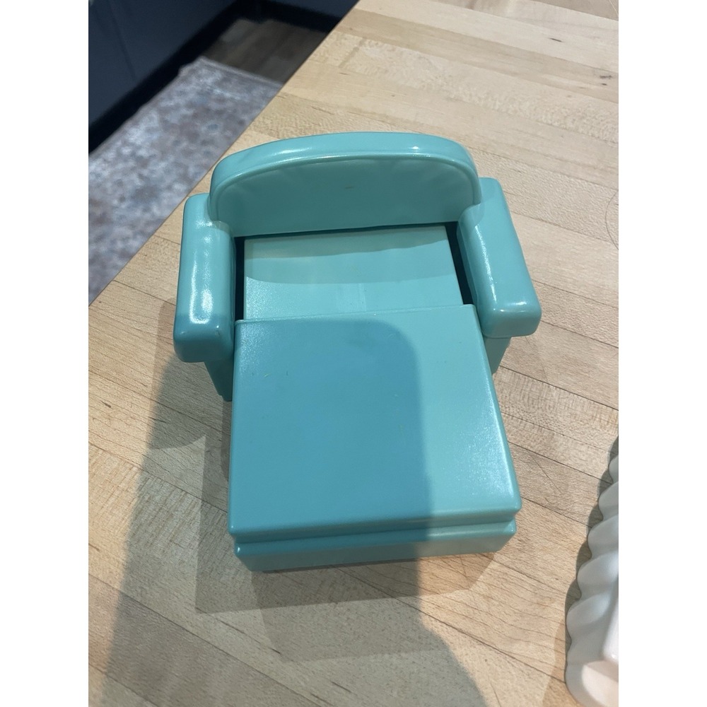 FISHER PRICE Loving Family Dollhouse PULL-OUT GREEN CHAIR 2001 Recliner Rare!